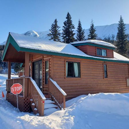 Gwin'S Lodge & Roadhouse Cooper Landing Exterior photo