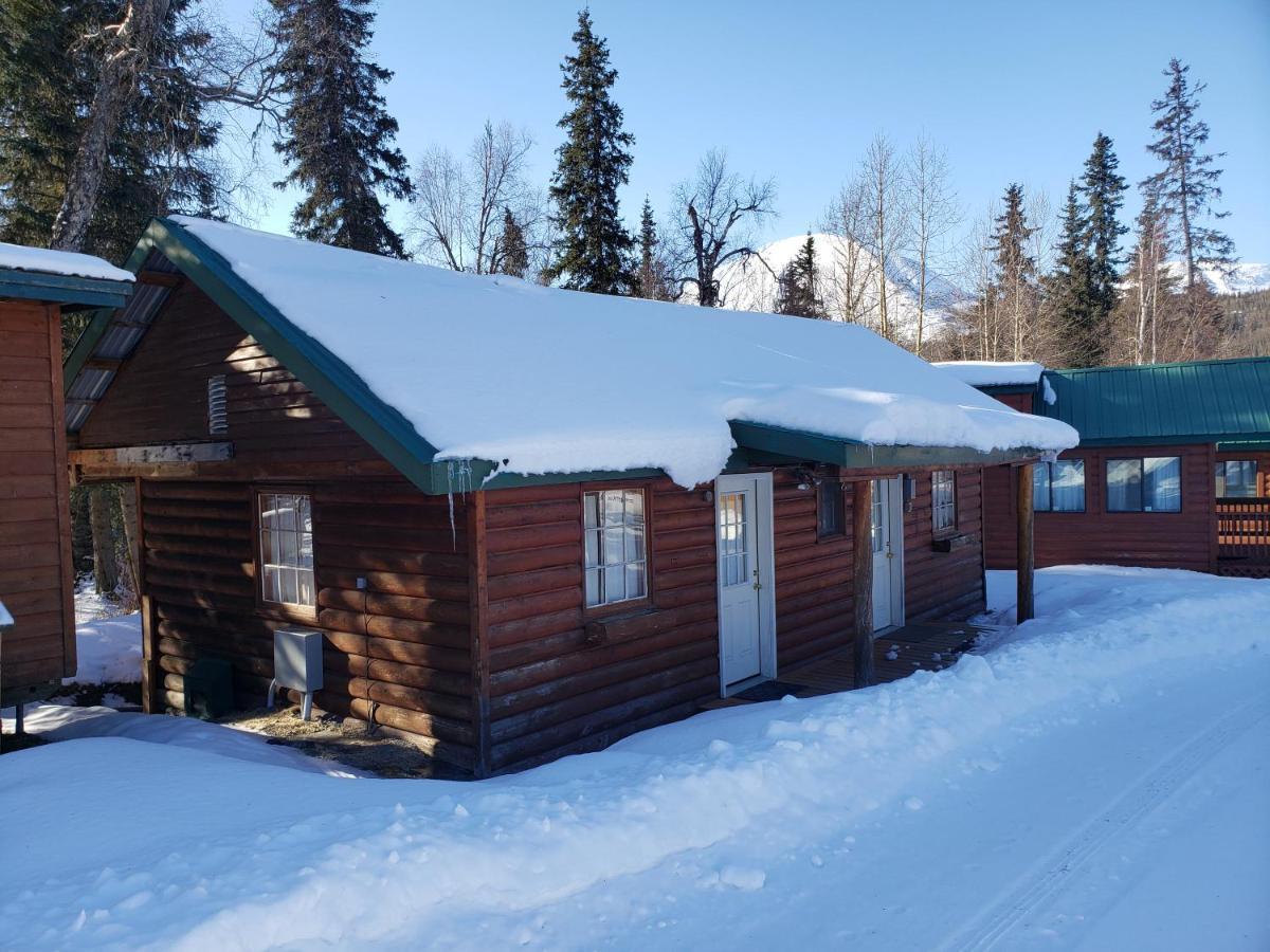 Gwin'S Lodge & Roadhouse Cooper Landing Exterior photo